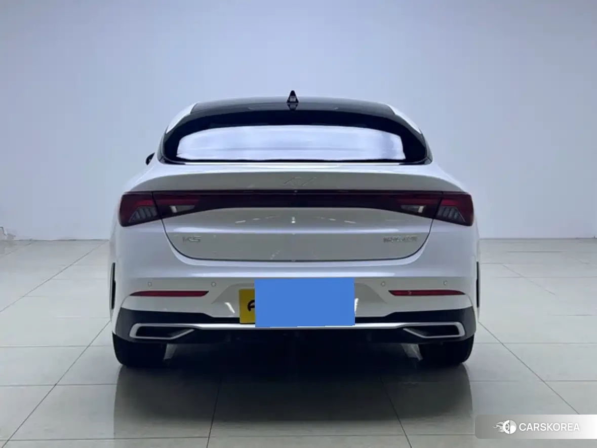 Kia K5 2025 Белый из Китая, фото 4