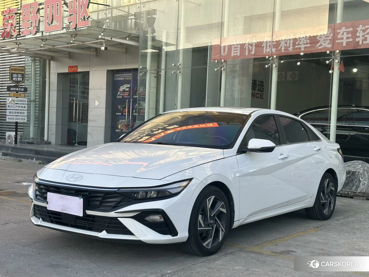 Hyundai Elantra 2023 Белый из Китая, фото 4