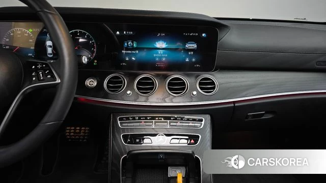 Mercedes-Benz E-Class W213 2023 Белый из Кореи, фото 4