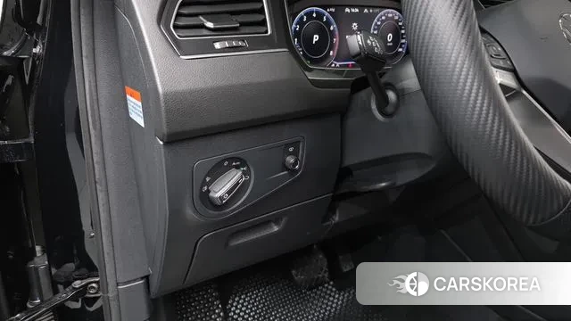 Volkswagen Tiguan Allspace 2024 Черный из Кореи, фото 4