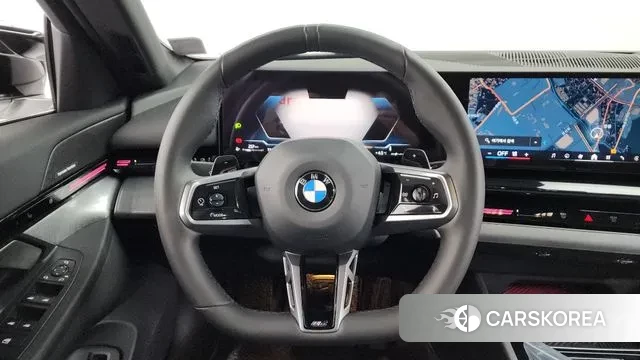 BMW 5 Series (G60) 2024 Серебристо-серый из Кореи, фото 4