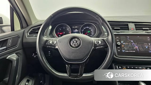 Volkswagen Tiguan second Generation 2019 Белый из Кореи, фото 4