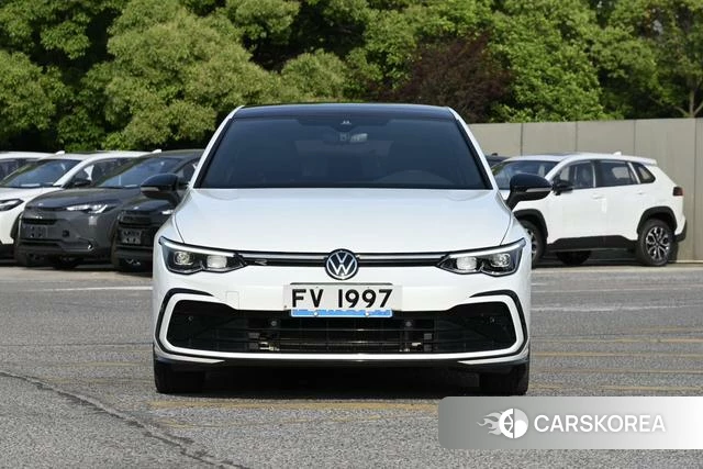 Volkswagen Golf 2022 Белый из Китая, фото 4
