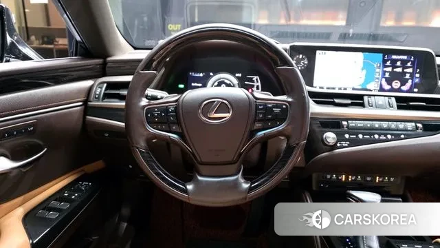 Lexus ES300h 7th generation 2020 Белый из Кореи, фото 4