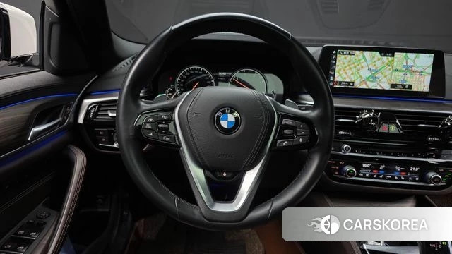BMW 5 Series (G30) 2018 Белый из Кореи, фото 4