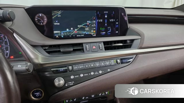 Lexus ES300h 7th generation 2021 Песочный из Кореи, фото 4