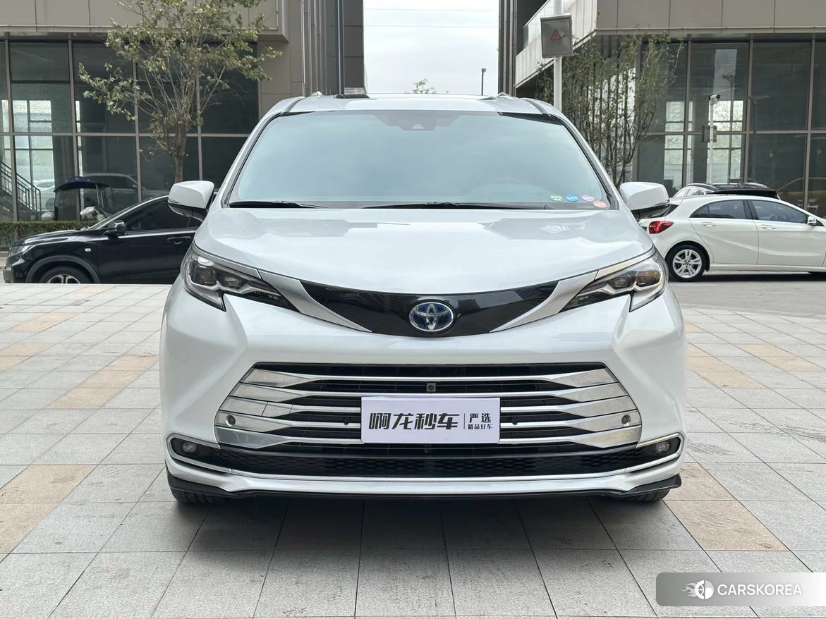 Toyota Saina 2021 Белый из Китая, фото 4