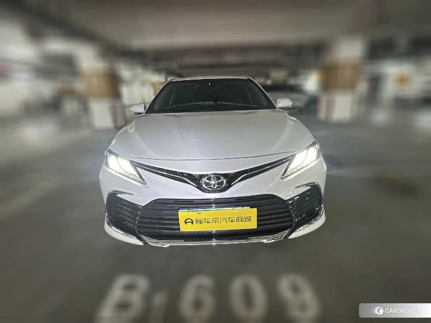 Toyota Camry 2023 Белый из Китая, фото 4
