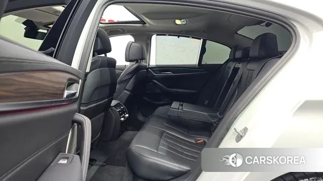 BMW 5 Series (G30) 2023 Белый из Кореи, фото 4