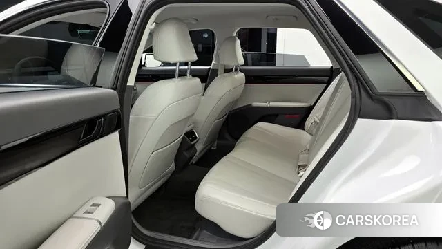 Hyundai Grandeur Hybrid (GN7) 2023 Белый из Кореи, фото 4