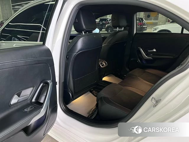 Mercedes-Benz Class A 2023 Белый из Китая, фото 4