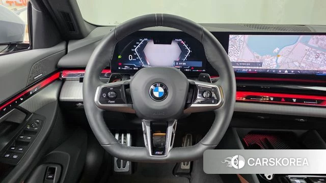 BMW 5 Series (G60) 2024 Цвет галактики из Кореи, фото 4