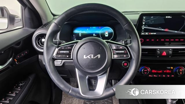 Kia The New K3 2nd generation 2023 Белый из Кореи, фото 4