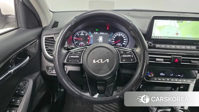 Kia Seltos 2022 Белый из Кореи, фото 4