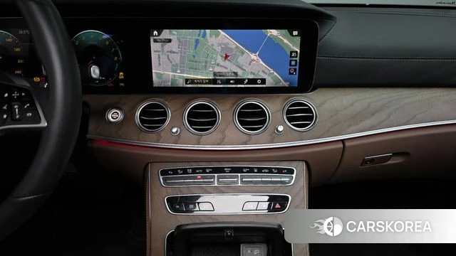 Mercedes-Benz E-Class W213 2021 Серый из Кореи, фото 4