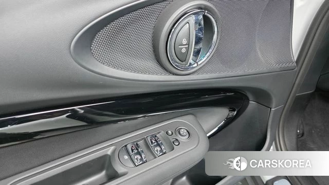 Mini Cooper Clubman 2023 Белый из Кореи, фото 4