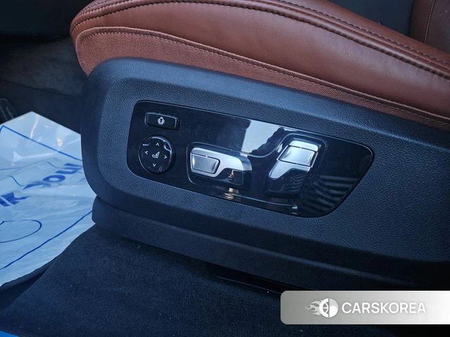 BMW X7 (G07) 2024 Черный из Кореи, фото 4