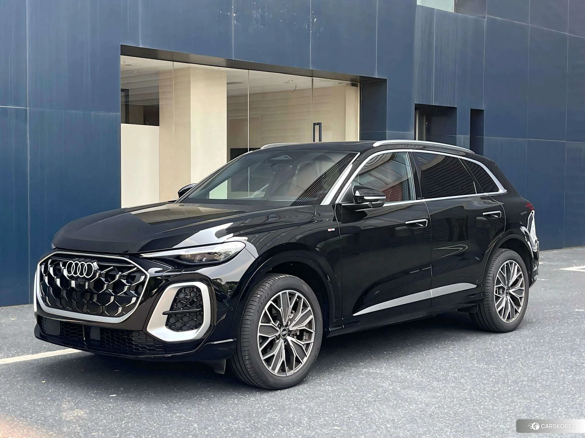 Audi Q5L 2026 Черный из Китая, фото 4