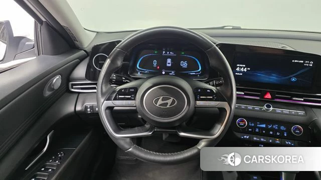 Hyundai The New Avante (CN7) 2023 Белый из Кореи, фото 4