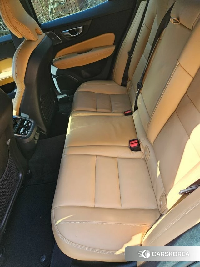 Volvo S60 3rd generation 2023 Белый из Кореи, фото 4