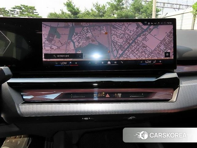 BMW 5 Series (G60) 2025 Черный из Кореи, фото 4