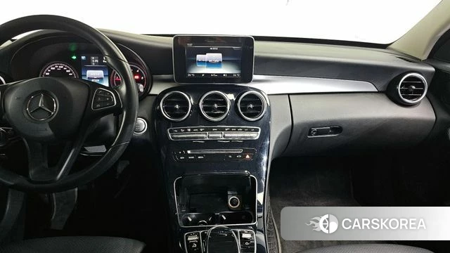 Mercedes-Benz C-Class W205 2018 Белый из Кореи, фото 4