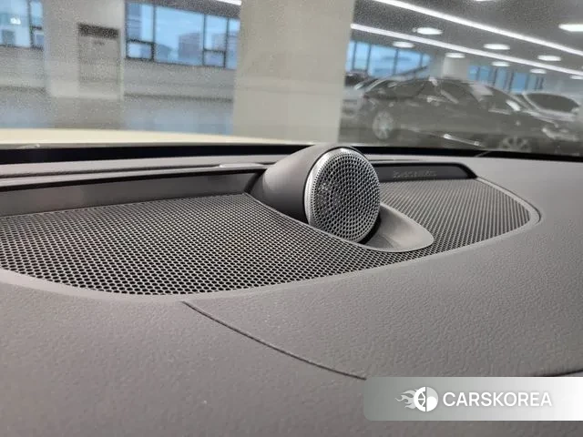 Volvo V60 Cross-Country 2nd Generation 2025 Белый из Кореи, фото 4