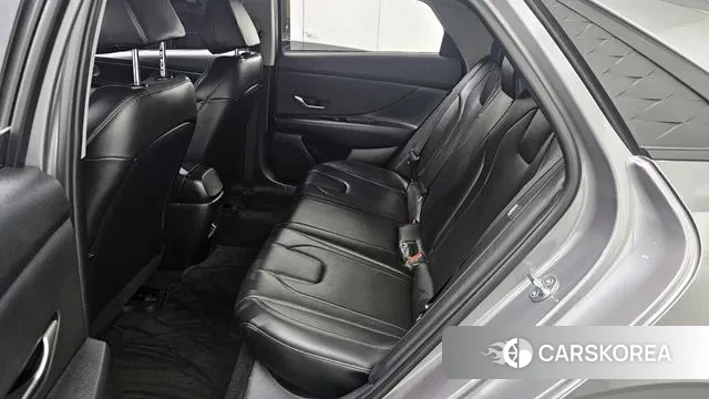 Hyundai The New Avante (CN7) 2023 Серебряный из Кореи, фото 4