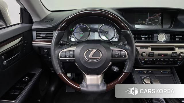 Lexus New ES300h 2018 Серебристо-серый из Кореи, фото 4