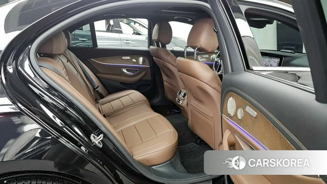Mercedes-Benz E-Class W213 2021 Черный из Кореи, фото 4