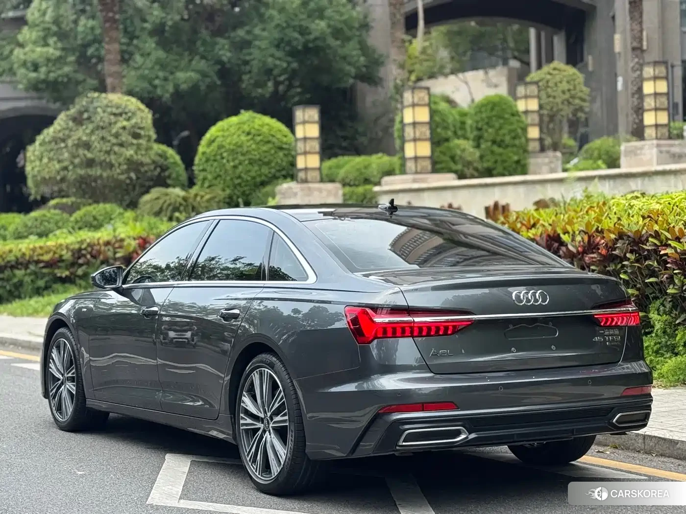 Audi A6L 2022 Silver/gray из Китая, фото 4
