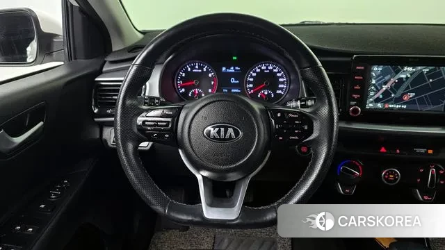 Kia Stonic 2018 Белый из Кореи, фото 4