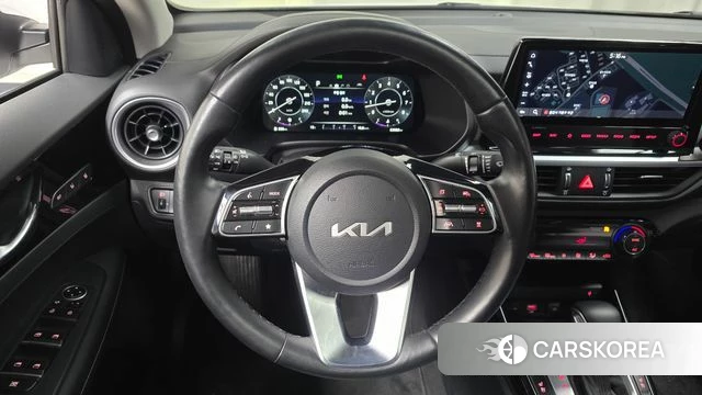 Kia The New K3 2nd generation 2021 Белый из Кореи, фото 4