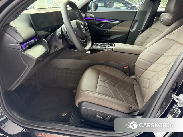 BMW 5 series 2025 Черный из Китая, фото 4