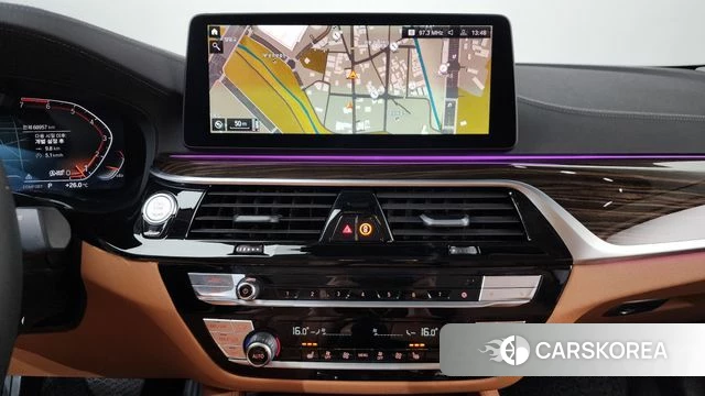 BMW 5 Series (G30) 2022 Черный из Кореи, фото 4