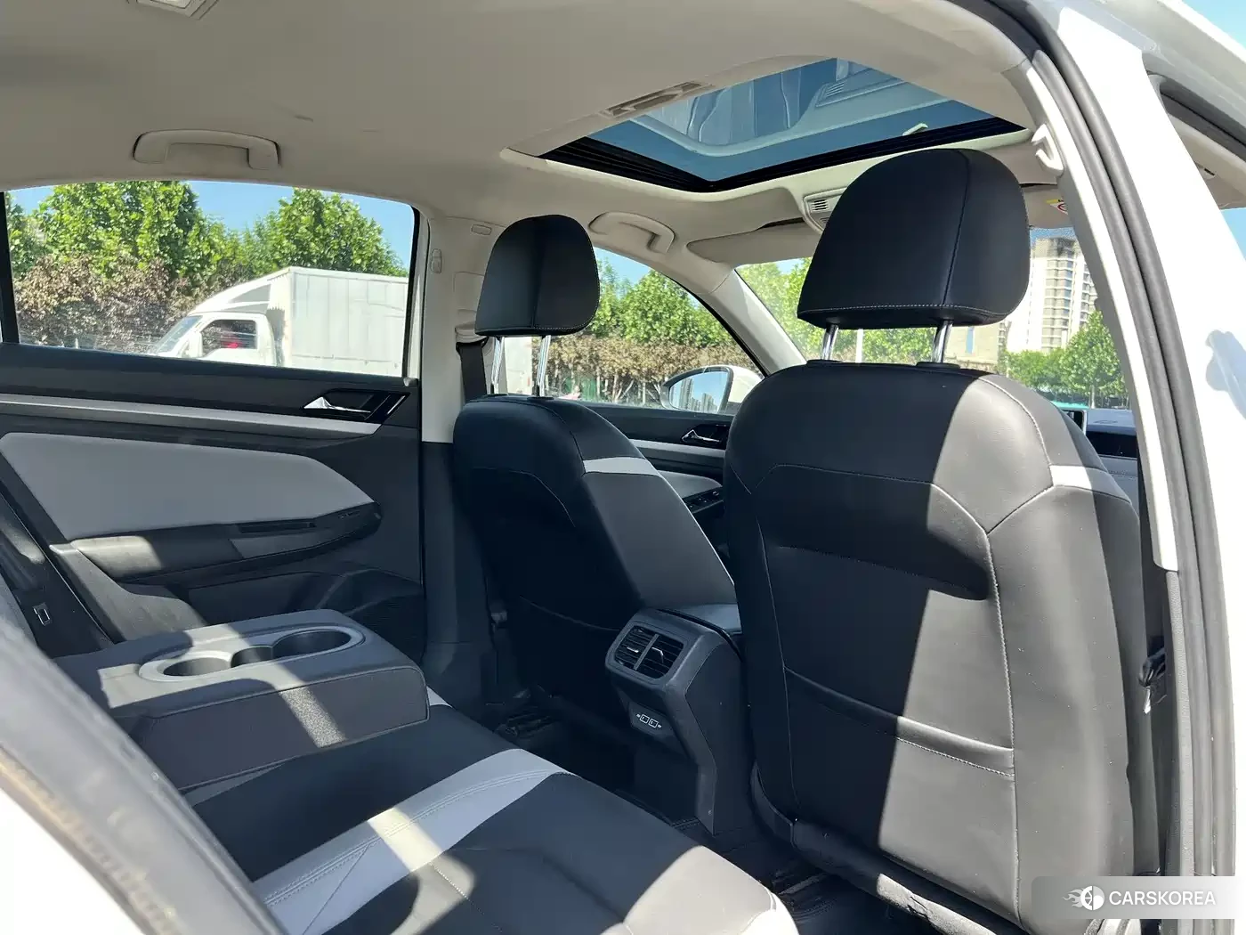 Volkswagen Bora 2023 Белый из Китая, фото 4