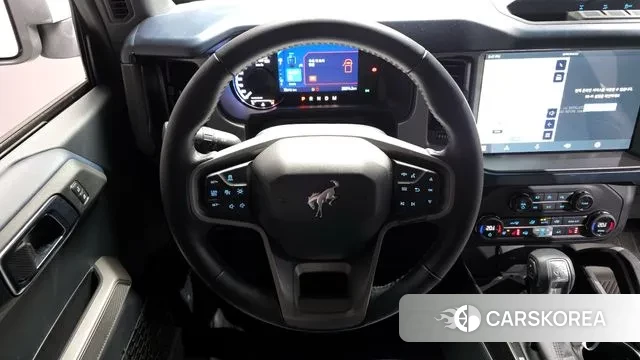 Ford Bronco 6th Generation 2023 Цвет галактики из Кореи, фото 4