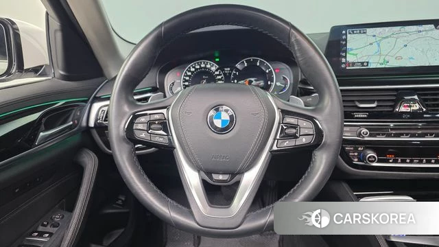 BMW 5 Series (G30) 2018 Белый из Кореи, фото 4