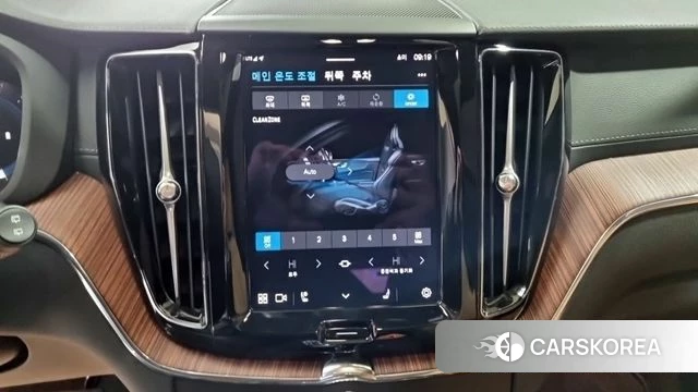 Volvo XC60 second Generation 2024 Белый из Кореи, фото 4