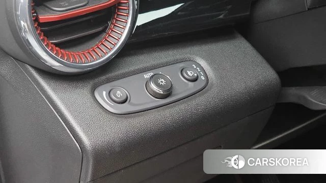 Chevrolet (GM Daewoo) Trax Crossover 2023 Белый из Кореи, фото 4