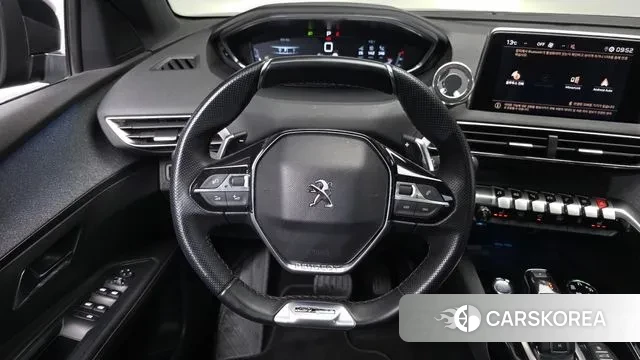 Peugeot 5008 second generation 2020 Черный из Кореи, фото 4