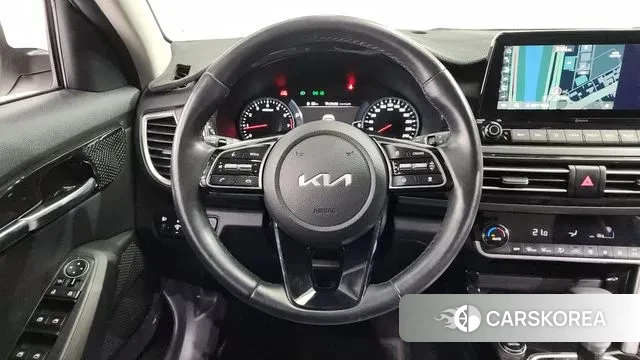 Kia Seltos 2022 Белый из Кореи, фото 4