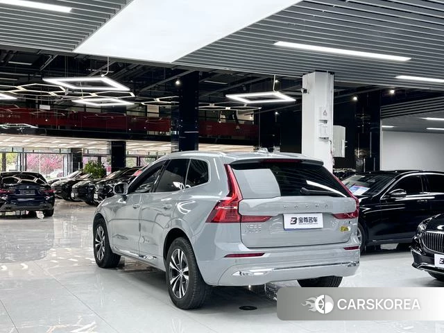 Volvo XC60 2023 Серебристо-серый из Китая, фото 4