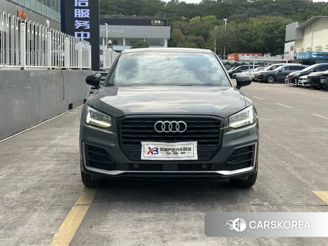 Audi Q2L 2021 Темно-серый из Китая, фото 4