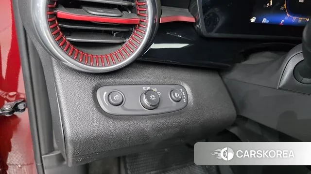 Chevrolet (GM Daewoo) Trax Crossover 2023 Красный из Кореи, фото 4