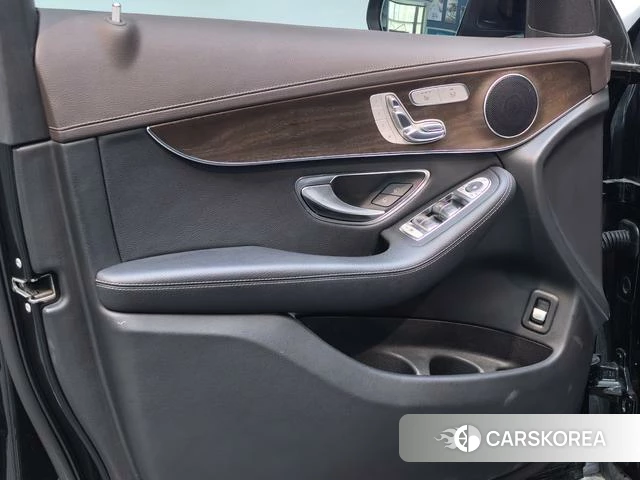 Mercedes-Benz GLC 2021 Черный из Китая, фото 4