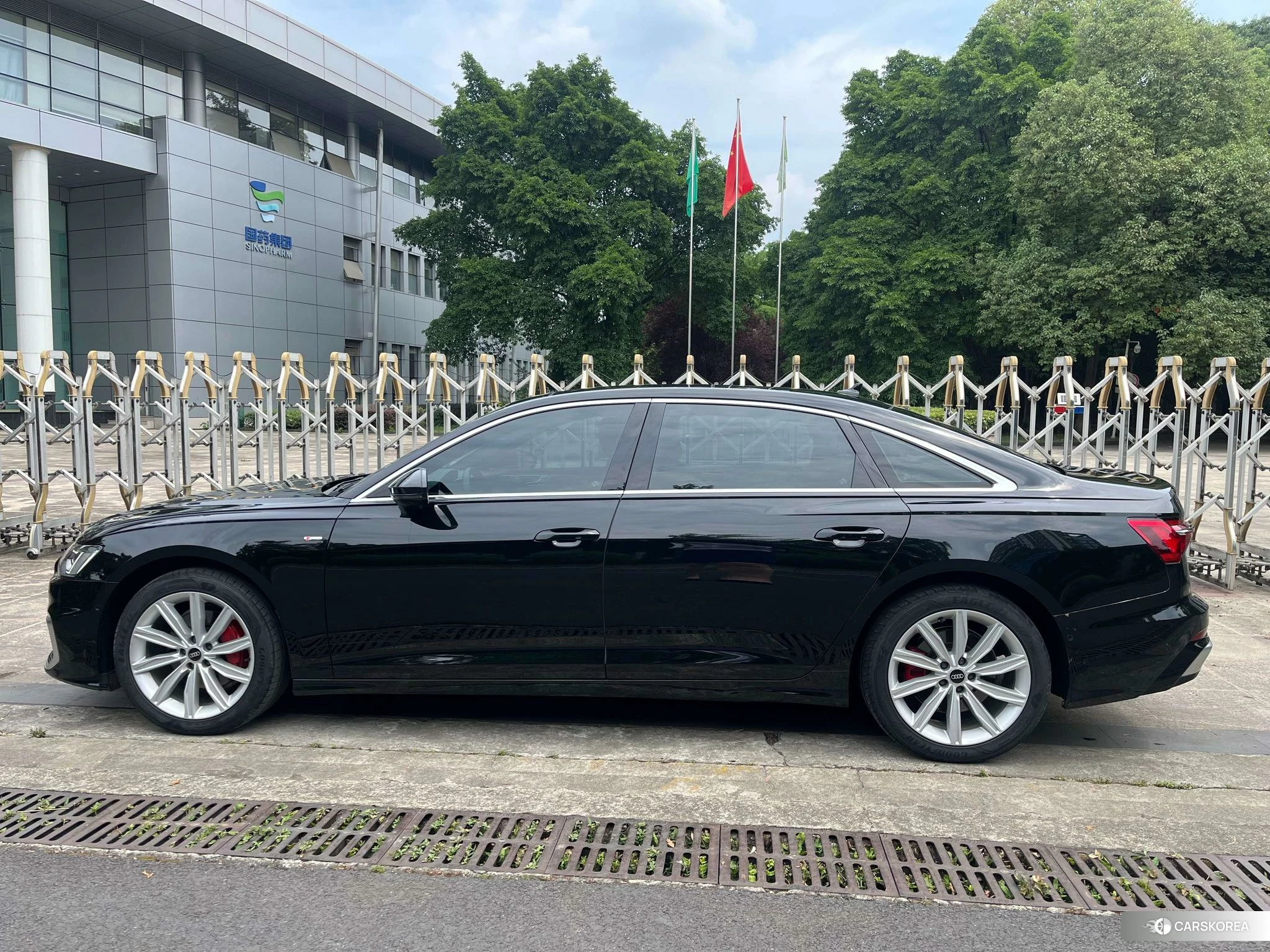 Audi A6L 2023 Черный из Китая, фото 4