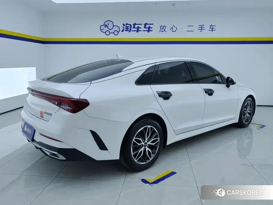 Kia K5 2022 Белый из Китая, фото 4