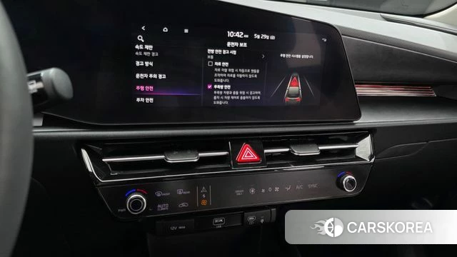 Kia Di Ol Nu Niro 2024 Белый из Кореи, фото 4