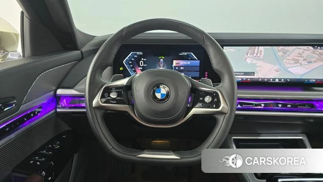 BMW 7 Series (G70) 2023 Золотой двухцветный из Кореи, фото 4